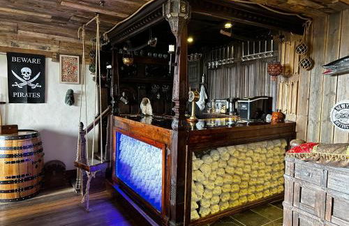 Coed Y Ddraig - themed 3 bedroom cottage, with bar & pool table - Photo 35