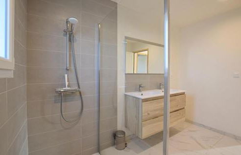 Awesome Home In Bacilly With Wifi - Foto 24