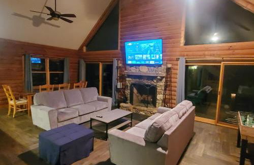 Gorgeous Cabin by Lake with Waterview and walking access - Foto 22