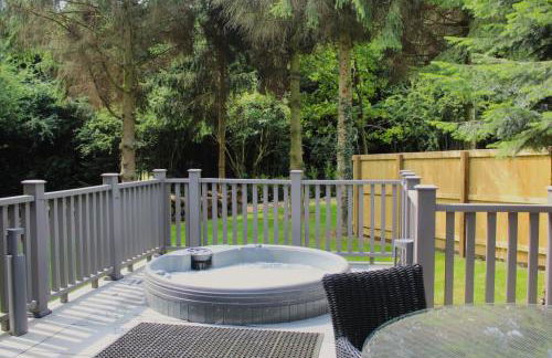 Noble Fir Lodge - Photo 2