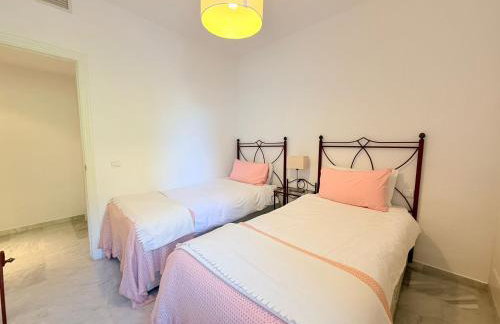 2 Bed Garden Apartment Benavista Direct Pool Access Walk to Golf, Tennis & Amenities - Photo 14