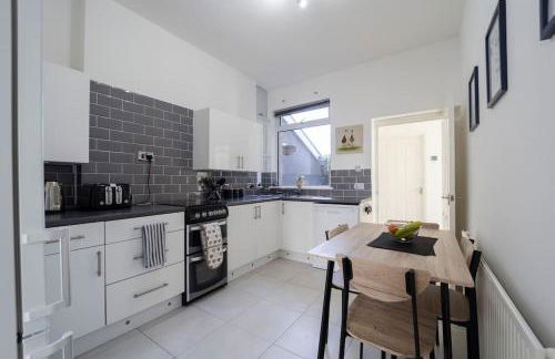 Modern Flat in Porthcawl - Photo 5