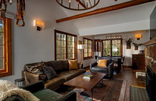 Mountain Cabin with Hot Tub, Scenic Views, Fire Pit, by Forest & Peak Retreats - Foto 7