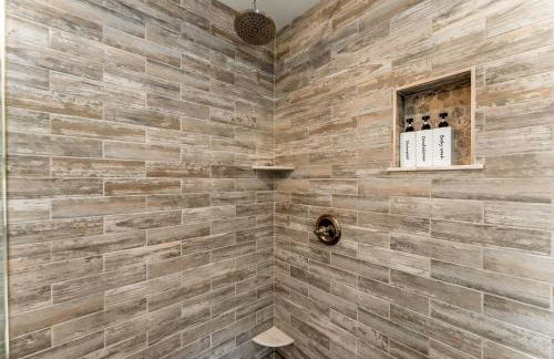 Spacious Comfort in Scenic Monument - Foto 34