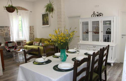 Old school apartment - Photo 6