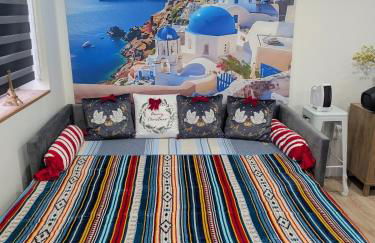 Luxury Santorini Boutique Suite with a Mediterranean Soul - 15m to Heathrow Windsor Ascot Legoland with Free Parking - Foto 10