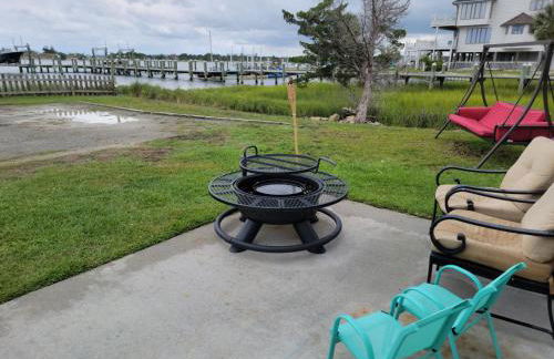 Dock House, Close to Camp Lejeune, water access, DOCK, king bed - Foto 34