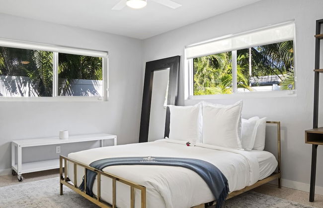 Beach Bliss 10 Mins to Waves 3BR Oasis With Pool - Foto 70