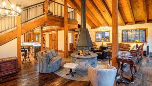 2 Blocks to Lake Tahoe! Group Gem w/ Hot Tub - Foto 4