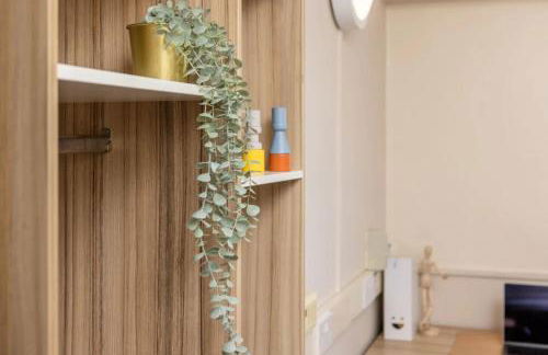 John Lester and Eddie Colman Courts in Salford - Foto 12