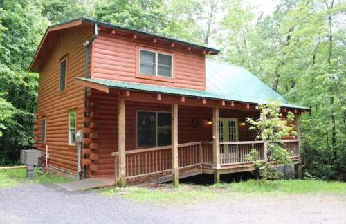 Spacious Cabin Rental with Forest Views near Charleston, West Virginia - Foto 11