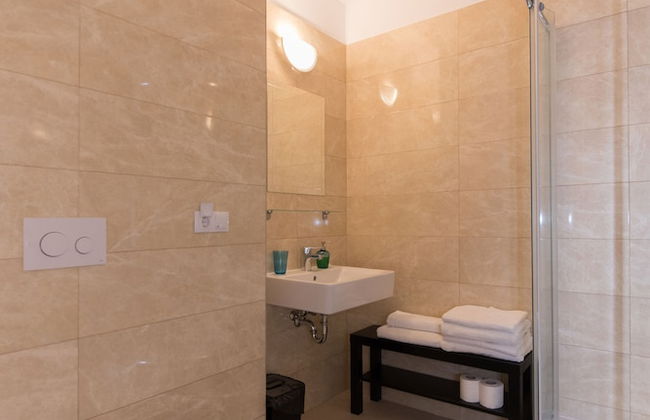 Thomas Apartments - Photo 37