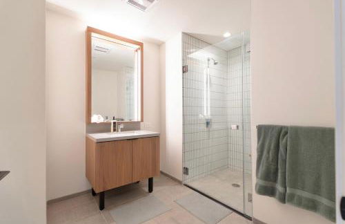 Sky High at Beaudry 2 Bed Apt WITH FREE PARKING - Foto 22