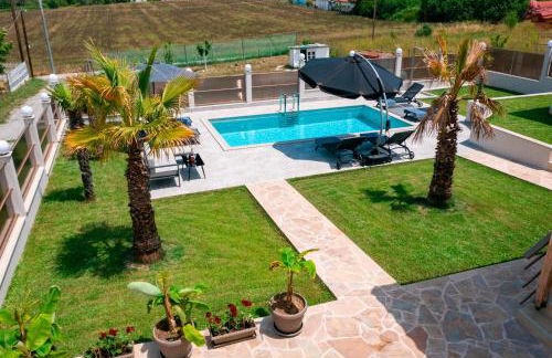 Villa Liana , private Villa with pool and garden - Foto 13
