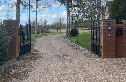 Oak Bray Coach House - Photo 21