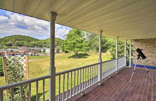 Bluefield Retreat with Pool Table Near Parks! - Foto 30
