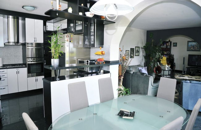 Tranquil Spacious Villa With Private Pool - Foto 8