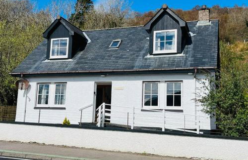 Avoca House - Photo 1