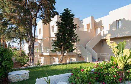 Blue Sky Apartments - Photo 1