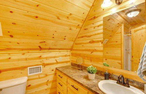 Cabin on Lake Raymond Gary with Dock, Grill and Views! - Foto 14