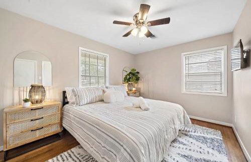 with Arcade and Covered Patio Sleep 9 in this 4 Bedroom 2 Bath Home 5 star host Deer Park TX - Foto 19