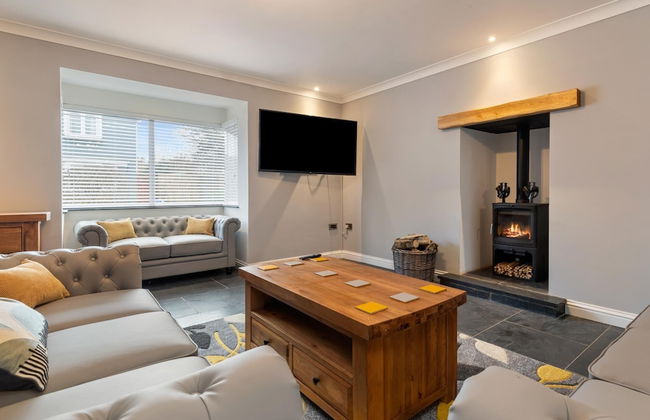 Maynor - Large Luxury House Log Burner Central Location - Photo 1