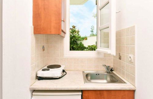 Hara Studios and Apartments - Photo 64