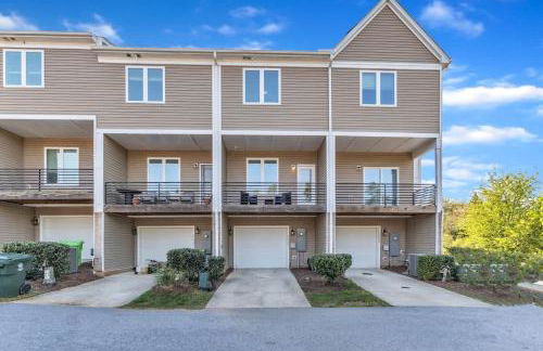 3BR Townhouse King Bed Garage Near NC State - Foto 19