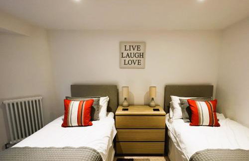 2 Shanklin Manor - Ground Floor apartment overlooking Park in Shanklin Old Village - Photo 37