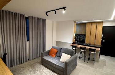 Flat confortável, a 200 metros da praia com estacionamento - Foto 2