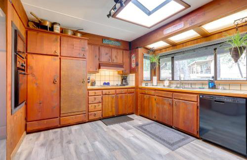 1 Mi to Lake: Hot Tub Haven in Pollock Pines! - Foto 10