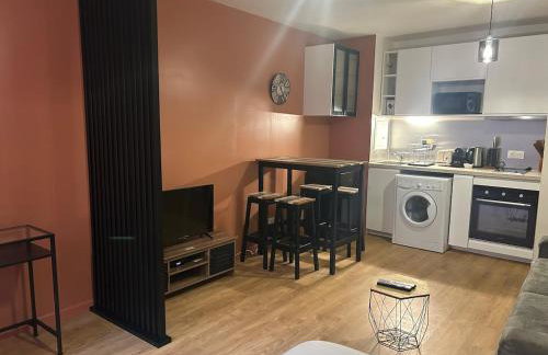 Studio Spacieux 4 Personnes avec Terrasse privée & Bureau - Gare à 4min, Paris en 30min - Foto 14