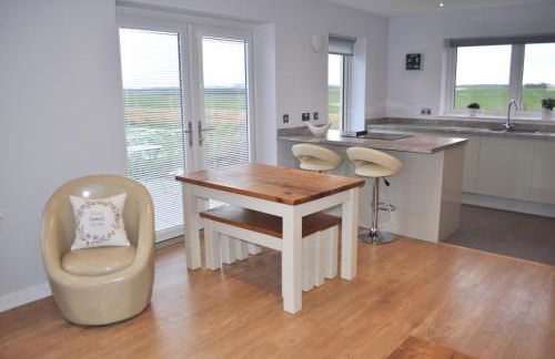 Beehive Cottage - Photo 2