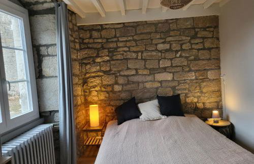 Salins-les Bains : A l'ombre de La Tour Carrée - Foto 2