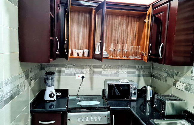 Gorgeous Quiet & Comfy Close to Highway - Foto 13