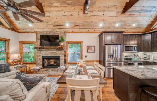 Brand New Build Luxury Mountain Chalet with Hot tub, pool, Game Room, Premium features - Foto 8