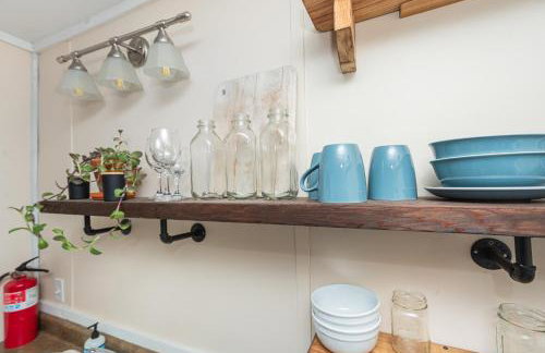 Cabin close to FL Caverns! Hot Tub, WI-FI, & Firepit - Foto 15