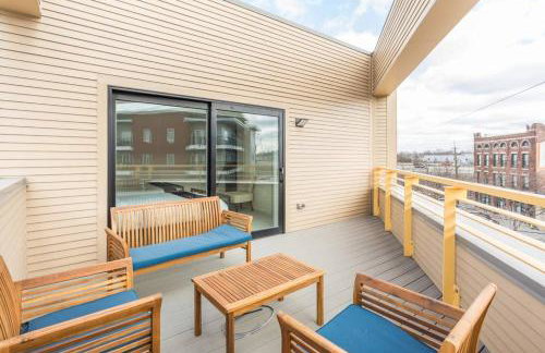 Upscale 3BR Penthouse by CozySuites - Foto 21