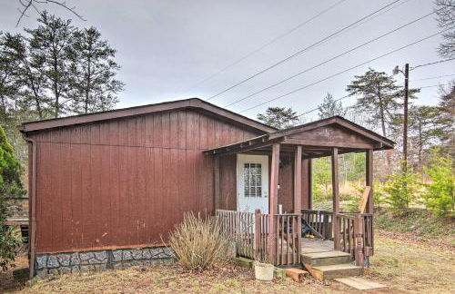 Cozy Asheville Cottage with Grill and Fire Pit! - Foto 24