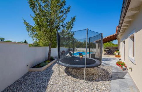 Villa Desapemani with heated pool - Photo 10