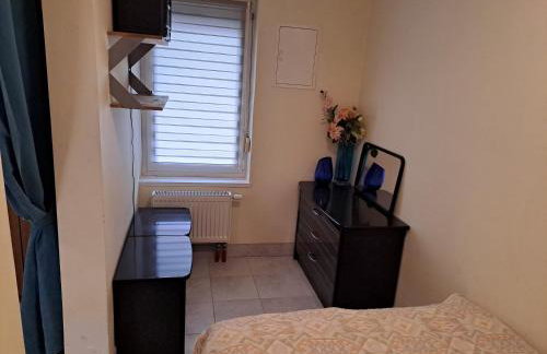 Mały domek - Zielonka - Foto 4