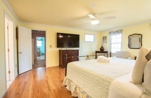 Home w outdoor spaces near Long Pond - Foto 17