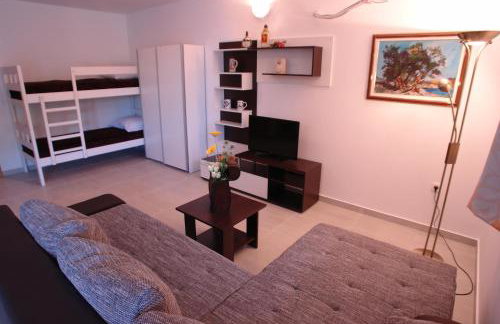 Robinson Bella - Foto 49