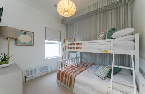 2-Bed - Sleeps 6 - Seafront View with Free Parking - Foto 6