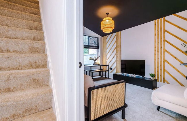 Modern & Chic Four Bedroom Home - Foto 17