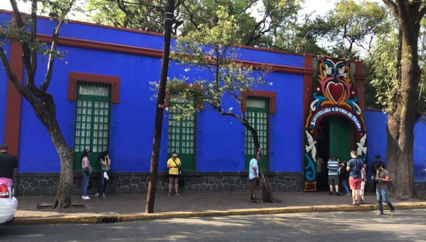 Entrada a la Casa Azul de Frida Kahlo y al Museo de Diego Rivera Anahuacalli - Foto 5, Antes de entrar al Museo Frida Kahlo