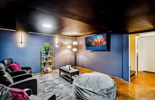 Theater, King&PoolTable with PrivateHotTub - Foto 32