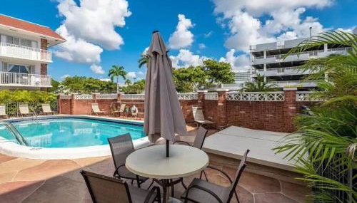 Intracoastal Oasis in a Prime Area w Pool and BBQ - Foto 2