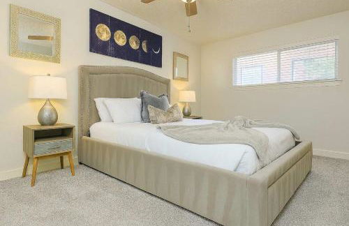 Saltwater Pool 2BR Near Galleria Walkable, Stylish & Central Marquee Uptown - Foto 23
