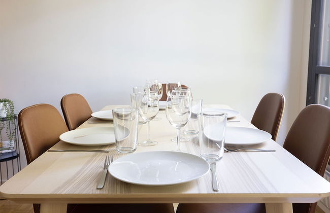 2ndhomes 2BR Center Apartment w Balcony - Foto 16